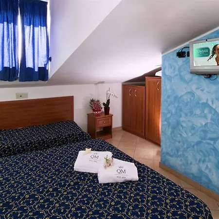 Hotel Queen Mary 3*